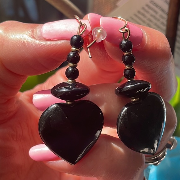 14K Gold Filled Black Onyx Heart Earrings - Picture 6 of 12